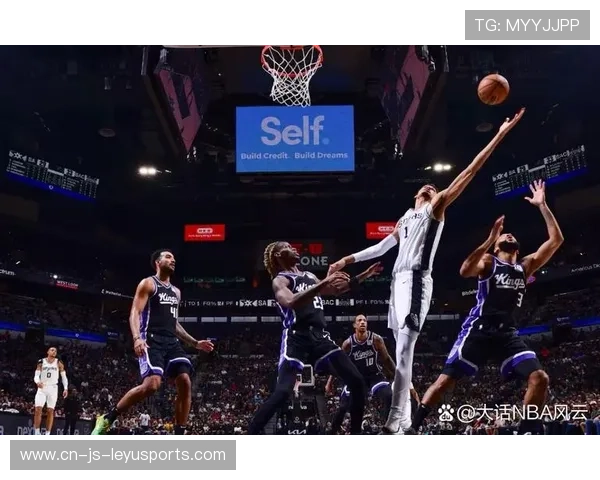 文班亚马盖帽抢断，马刺内线攻防兼备